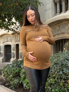 Polera maternal Mom manga larga mostaza