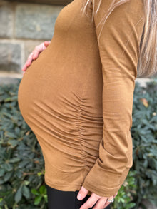 Polera maternal Mom manga larga mostaza
