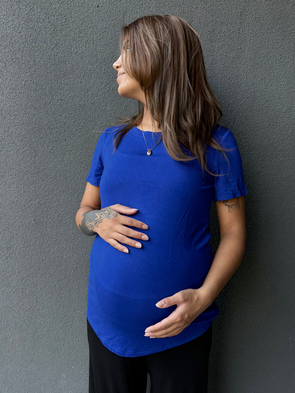 Polera maternal Mom azul rey