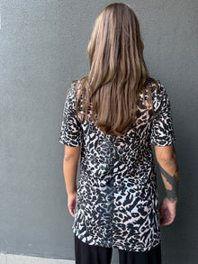 Polera remeron maternal animal print