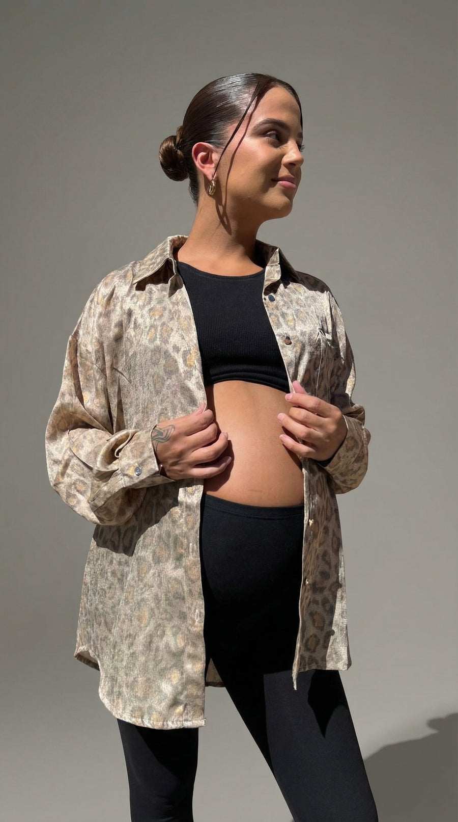 Blusa maternal y lactancia Dubái, animal print beige