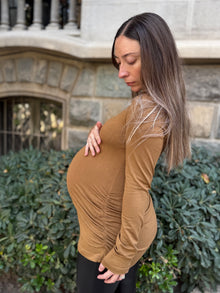 Polera maternal Mom manga larga mostaza