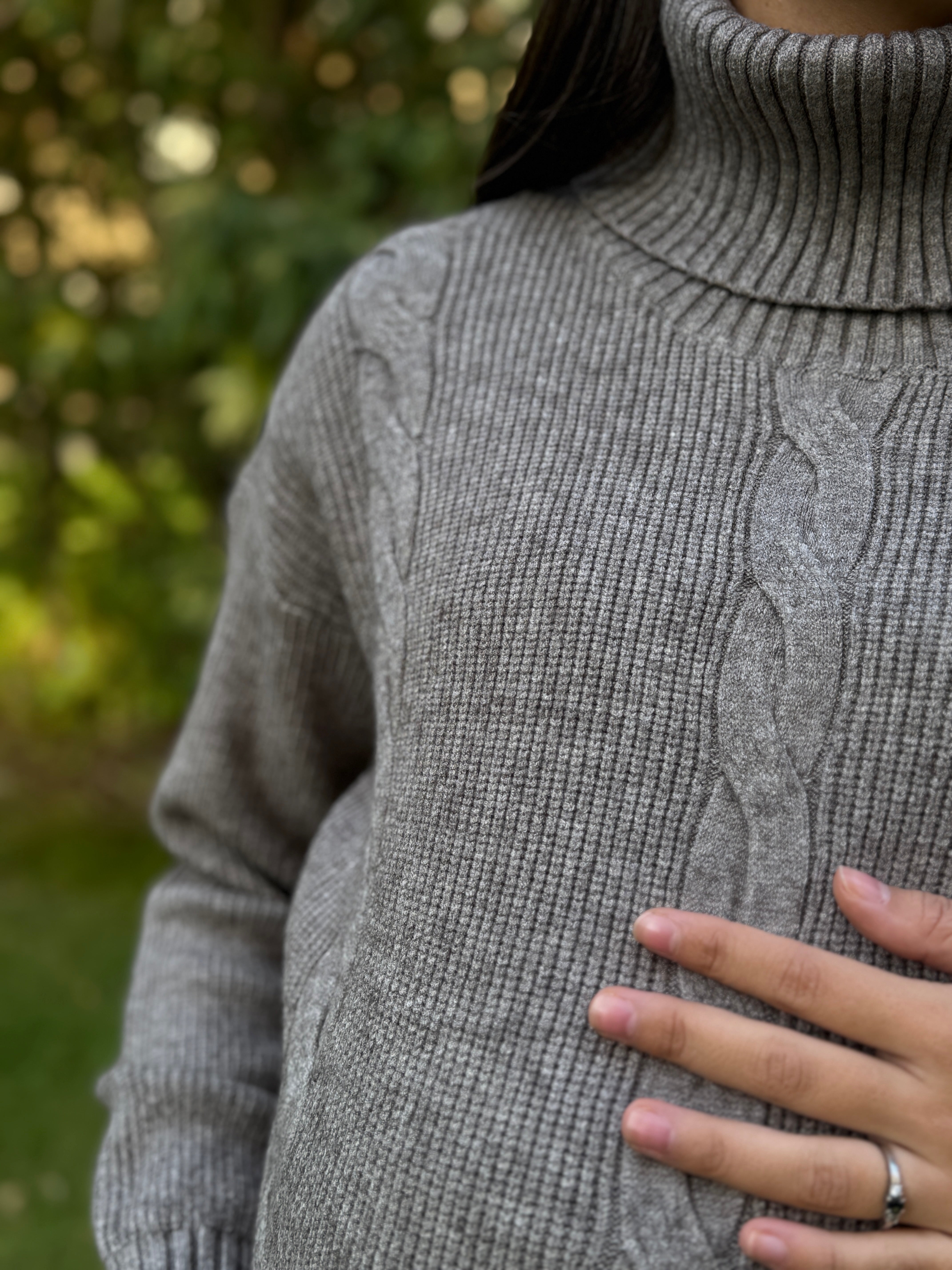 Sweater maternal Aspen Taupe Imagen secundaria del producto