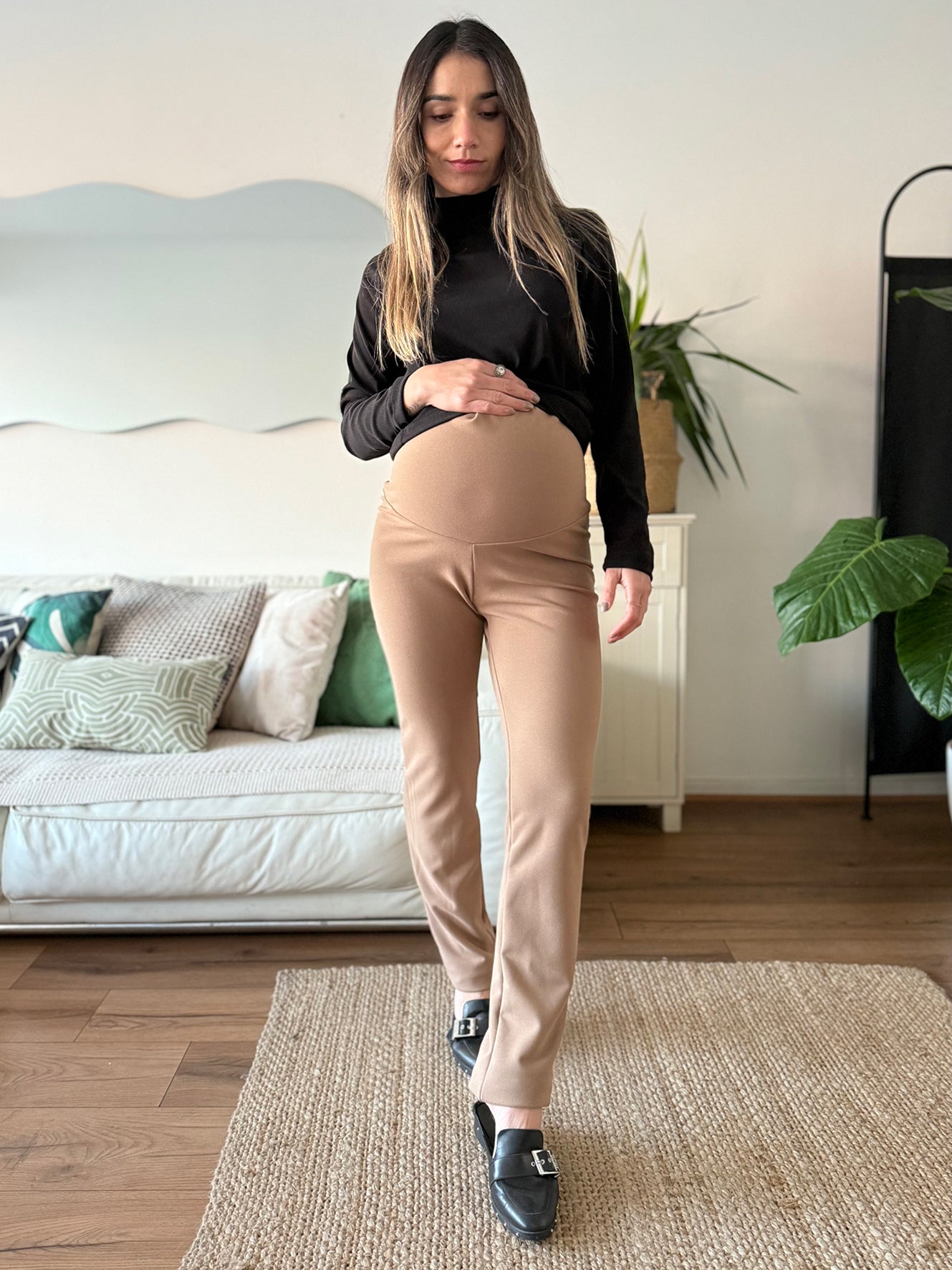 Pantalón maternal Atenas beige Imagen secundaria del producto