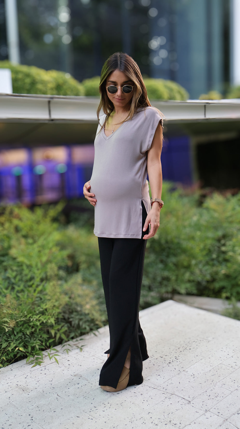 Polera maternal cuello V Atenas Taupe - Trenda 