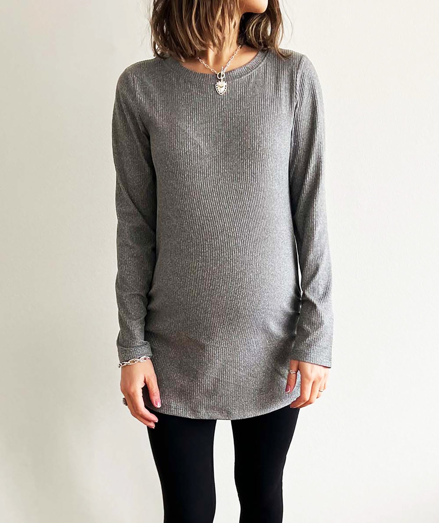 Polera maternal Mom manga larga gris - Trenda 